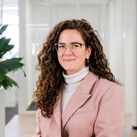 Manon van der Stam - Regisseur Arbeidsvoorwaarden + Salaris